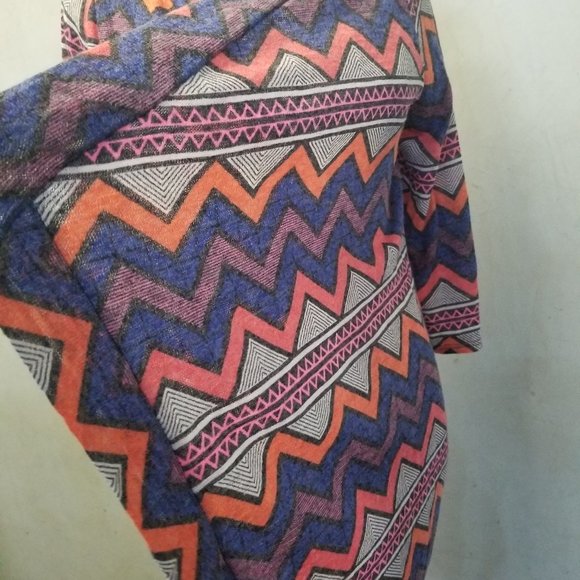 Flamingo Urban ( Urban Outfitter) cardigan (BB-8) - Picture 4 of 7